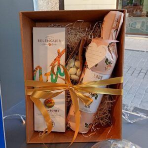 Cesta regalo Vino y Bombones