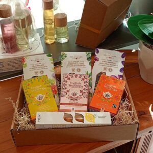 Cesta regalo Té y chocolate gourmet