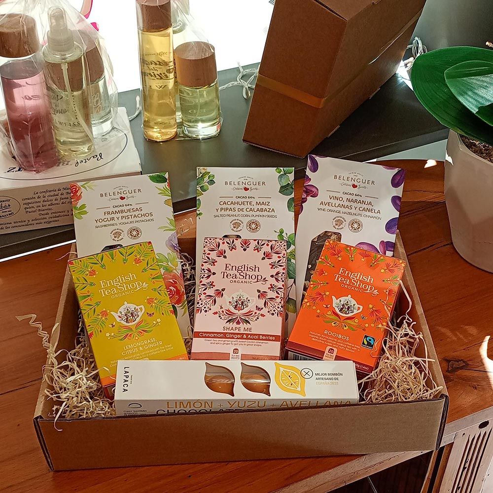 Cesta regalo Té y chocolate gourmet